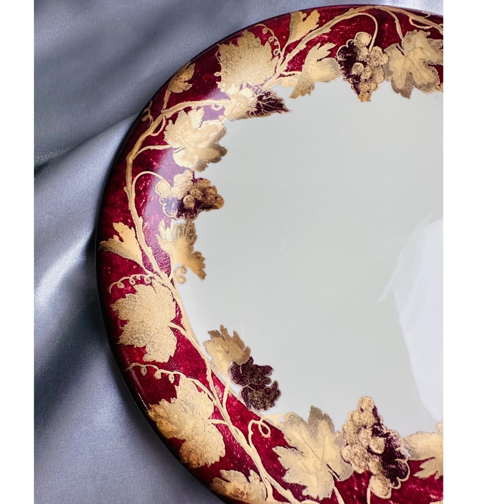 Crate & Barrel Volante Burgundy Gold Grape Dinner Plates Set of 4 Made in Italy - Picture 4 of 12